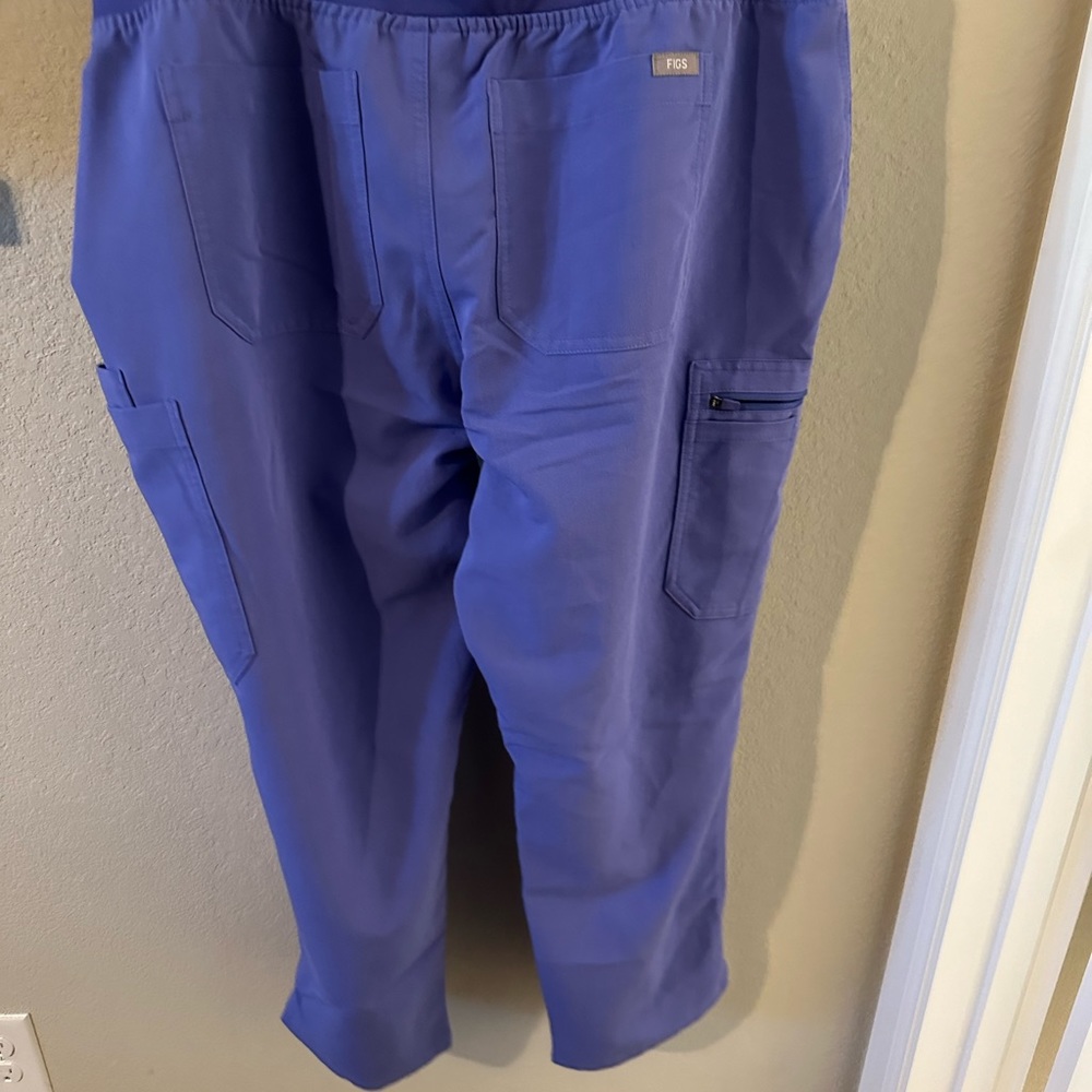 FIGS Straight leg Scrub pants